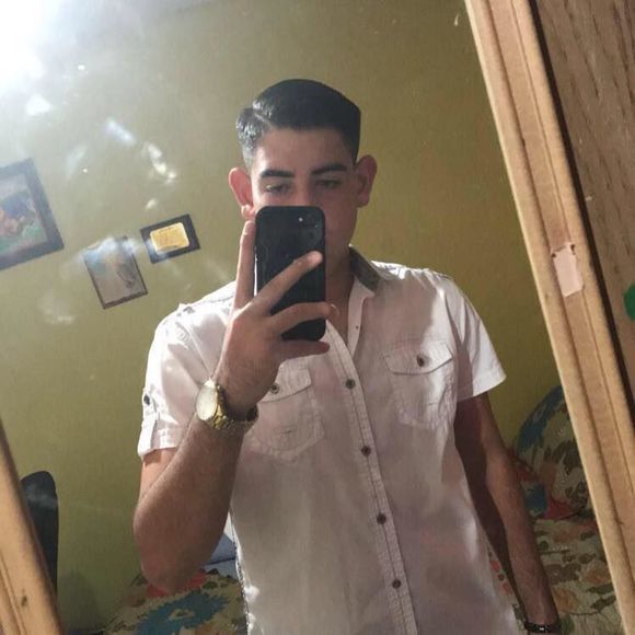 Meet your Posher, Antonio - Picture 1 of 1